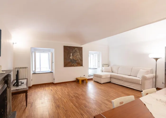 Palazzo De Mochis By Rental In Rome