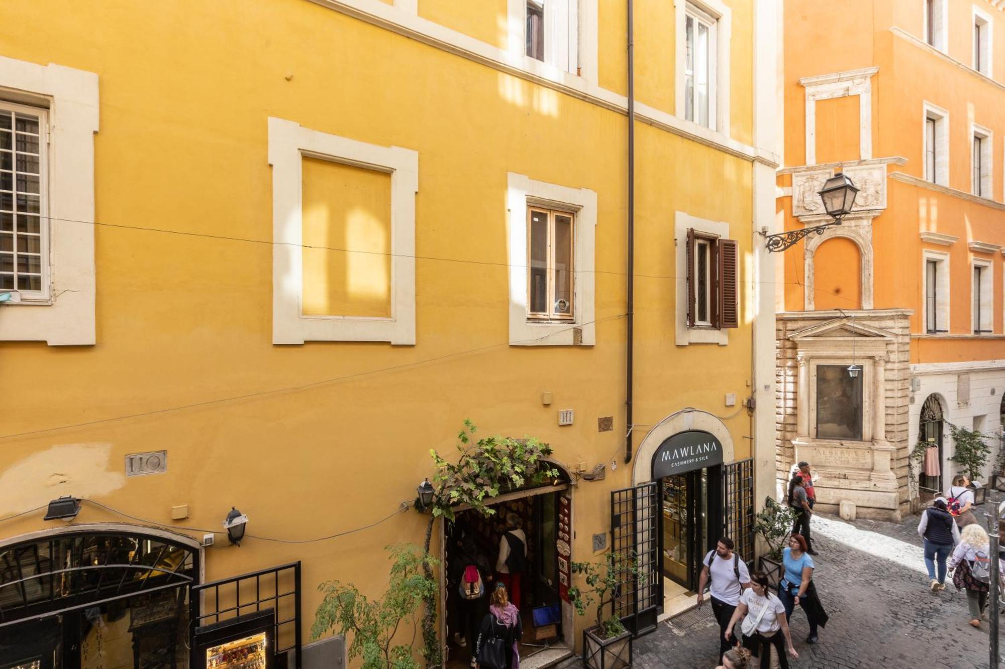 Palazzo De Mochis By In Lägenhet